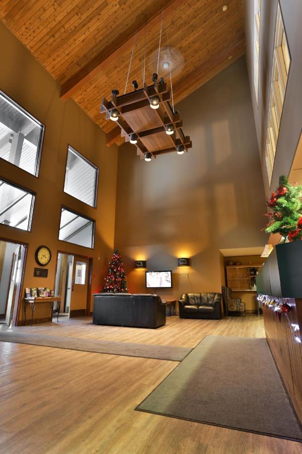 Griz Inn By Stayin Fernie Esterno foto