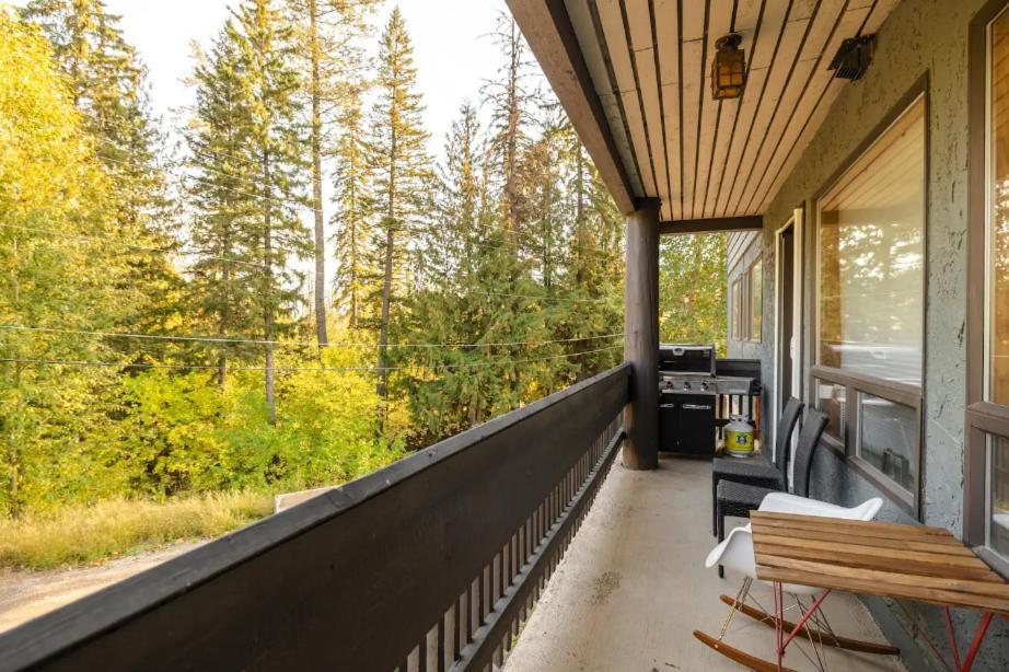 Griz Inn By Stayin Fernie Camera foto